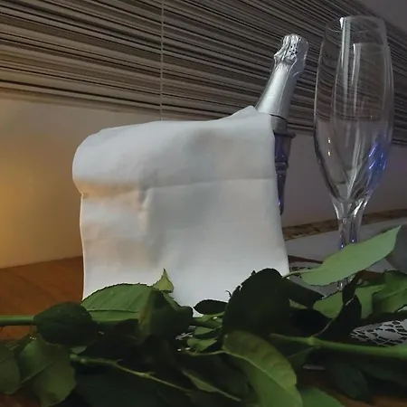 Apartment In With Wifi
