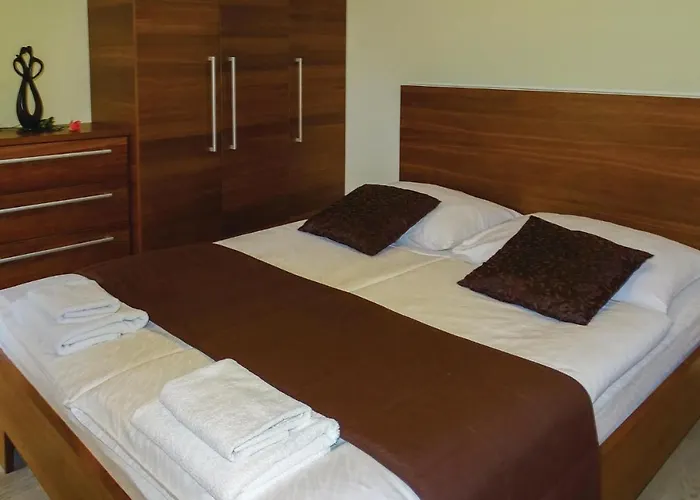 Stunning In With Wifi Apartman